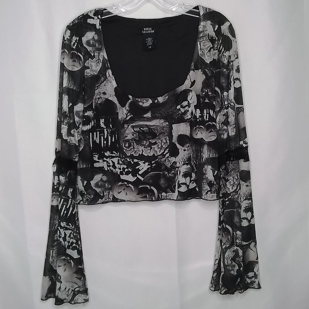 SOCIAL COLLISION SLEEPY HOLLOW COTTAGE BELL SLEEVE SIZE L CROP TOP - HOT TOPIC